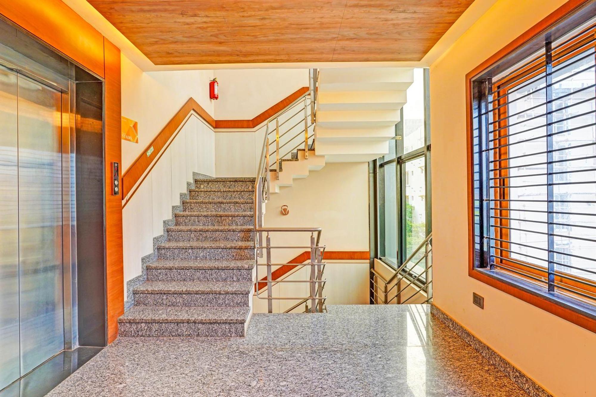Hotel Super Townhouse Indiranagar à Bangalore Extérieur photo